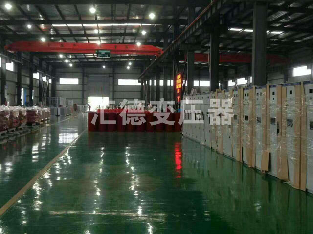 伊春变压器车间一角